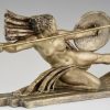 Amazone Art Deco sculpture en bronze femme à la lance