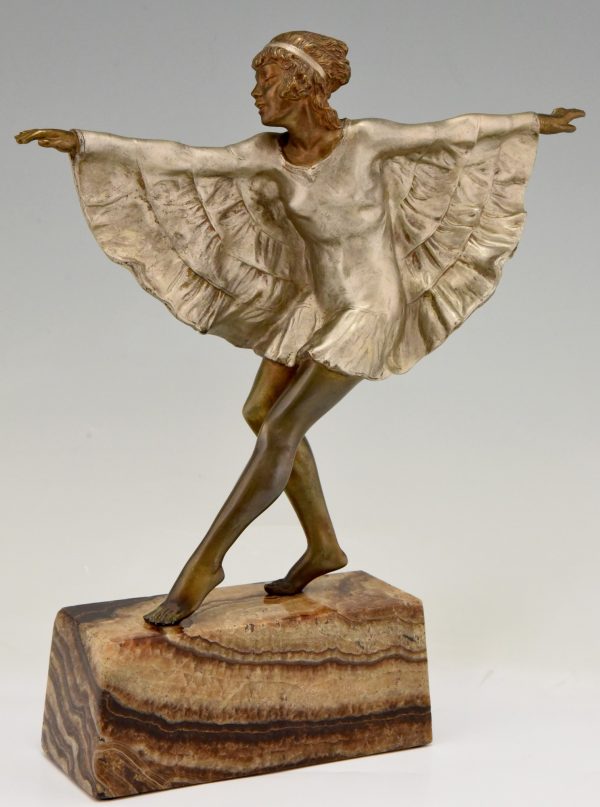 Art Deco bronzen sculptuur danseres in vlinder jurk