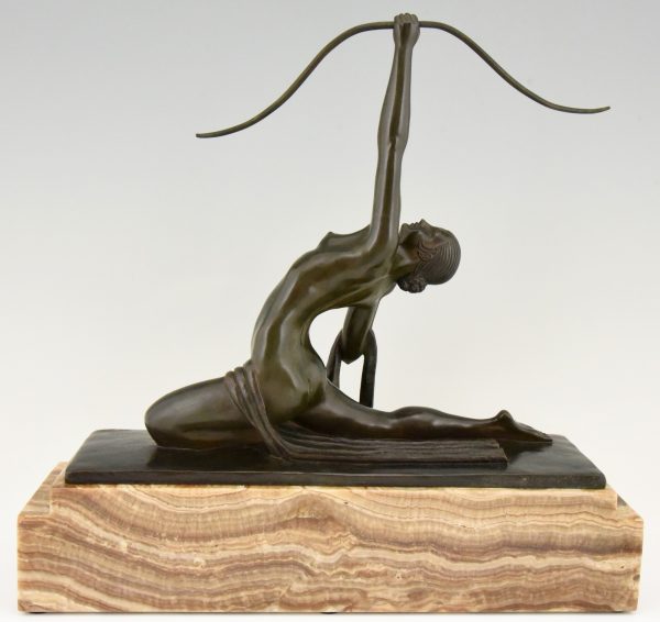 Art Deco bronzen sculptuur naakte vrouw met boog Diana