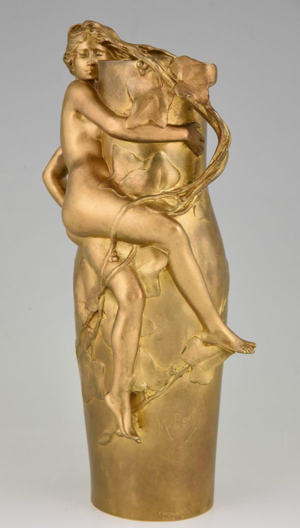 Art Nouveau vase en bronze doré avec femme nue