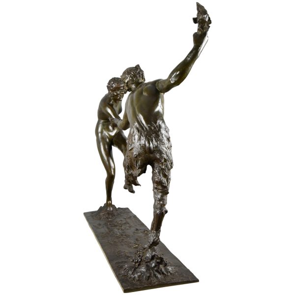 Grande sculpture Art Deco bronze femme nue et satyr dansant.