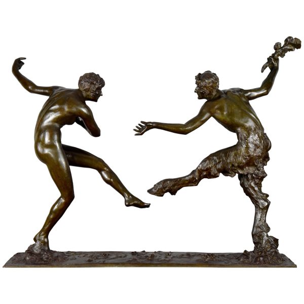 Grande sculpture Art Deco bronze femme nue et satyr dansant.