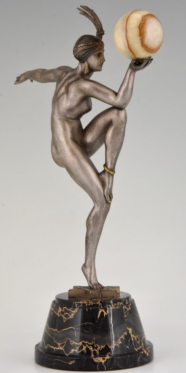 Stella Art Deco bronzen sculptuur dansend naakt met bal