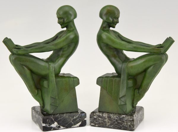 Art Deco bookends reading nudes Delassement