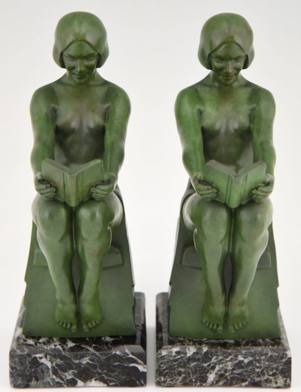 Art Deco bookends reading nudes Delassement