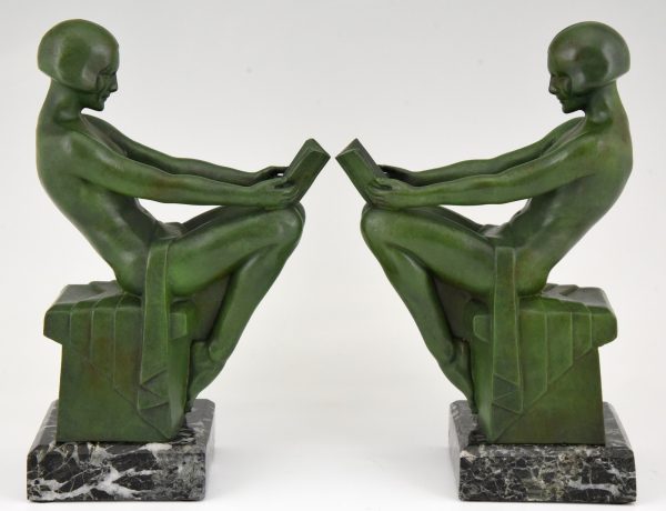 Art Deco bookends reading nudes Delassement