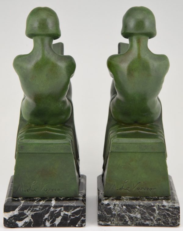 Art Deco bookends reading nudes Delassement