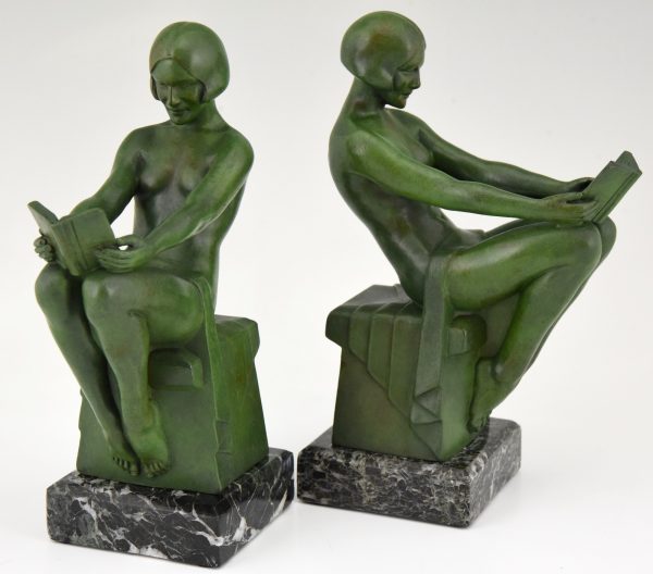 Art Deco bookends reading nudes Delassement