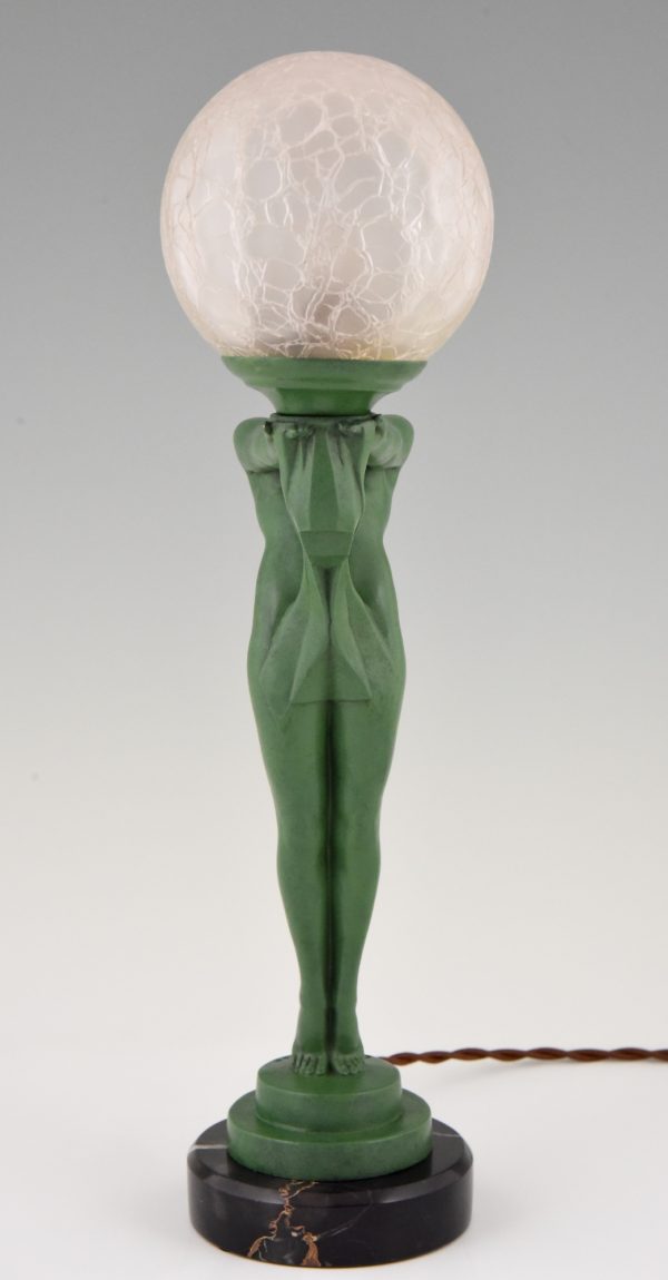 Art Deco lampe avec nue féminin.