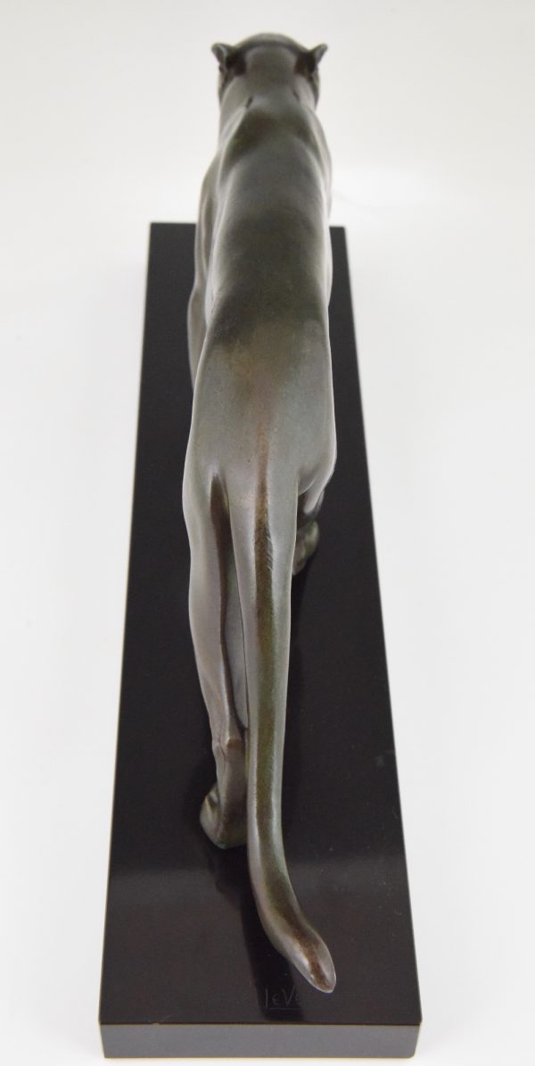 Art Deco sculpture d’une panthère marchant