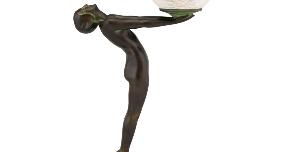 Art Deco style lamp nude with globe LUEUR LUMINEUSE 38 cm.