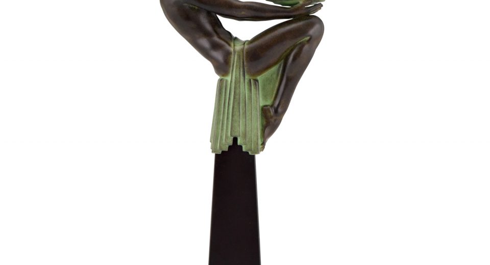 Lampe Art Deco Stil Frauenakt mit Globus ENIGME Lampe Art Deco Stil Frauenakt mit Globus ENIGME