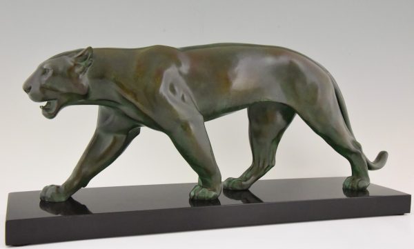 French Art Deco sculpture of a panther.