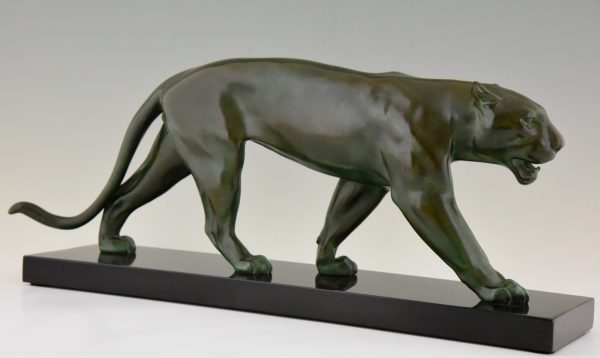 French Art Deco sculpture of a panther.