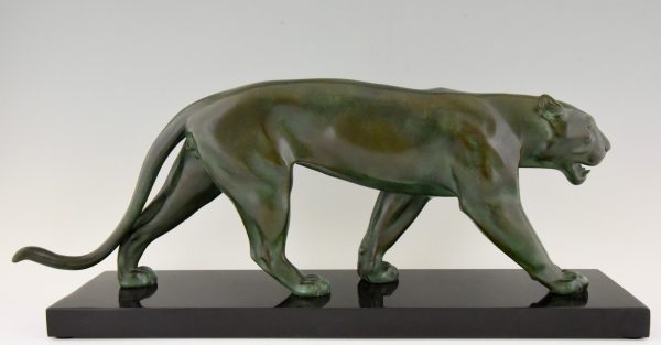 French Art Deco sculpture of a panther.