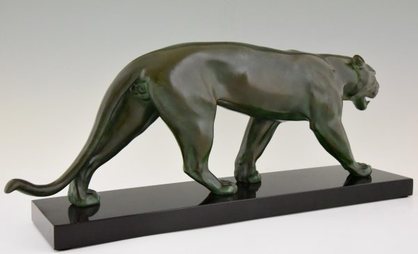 French Art Deco sculpture of a panther.