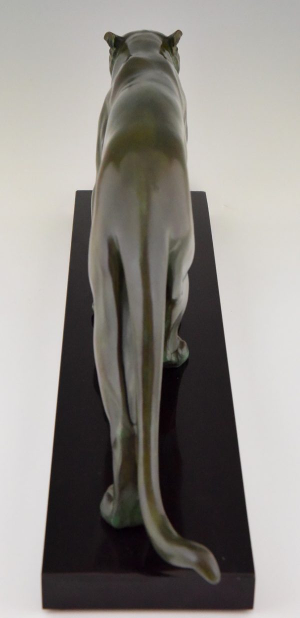 French Art Deco sculpture of a panther.