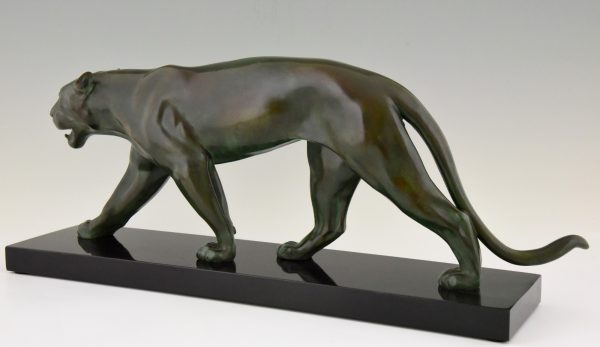 French Art Deco sculpture of a panther.