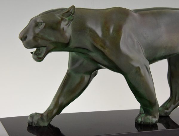 French Art Deco sculpture of a panther.