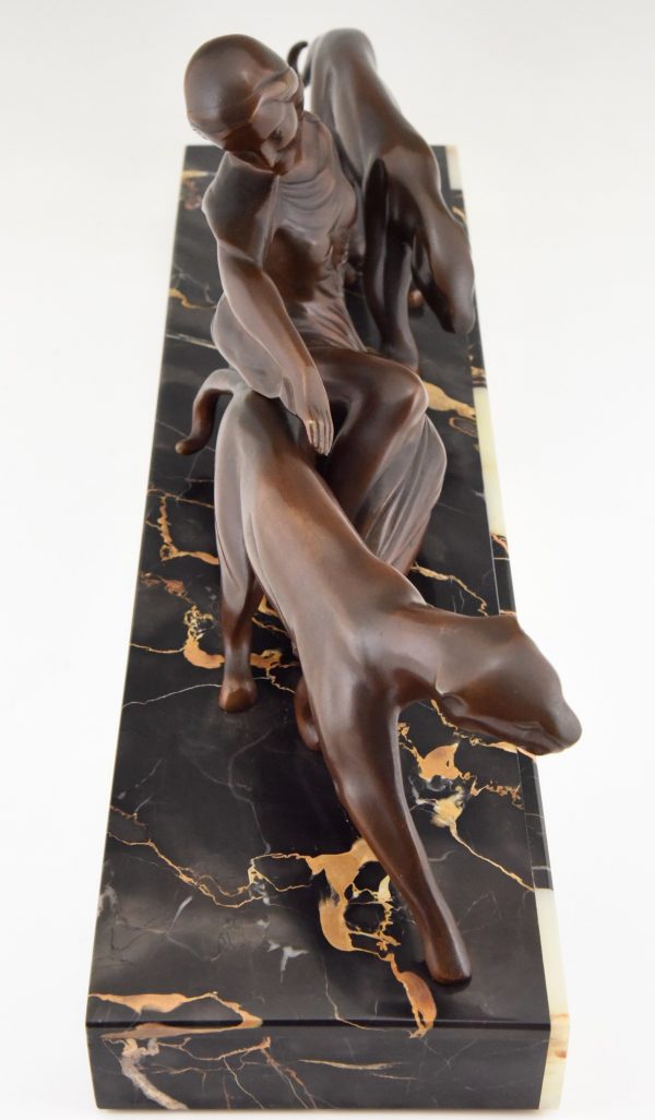 Art Deco bronzen sculptuur vrouw met panters