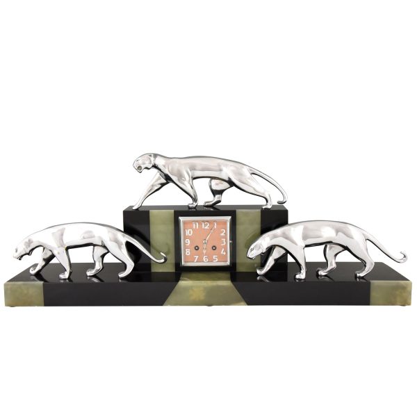 Art Deco clock with 3 bronze panthers, marble and onyx.