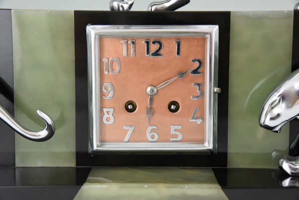 Art Deco clock with 3 bronze panthers, marble and onyx.