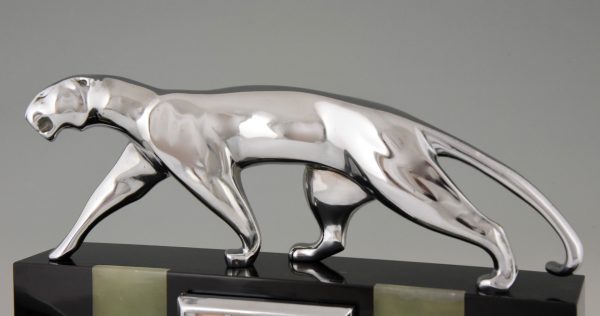 Art Deco Kaminuhr mit 3 Panther in Bronze, Marmor un Onyx