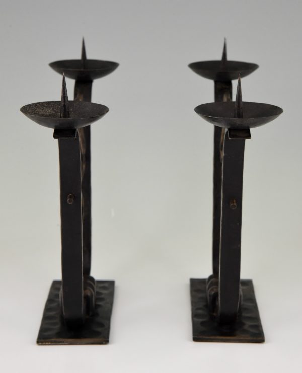 Art Deco paire de candeliers en fer forgé