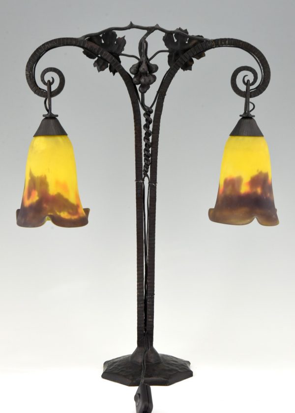 Lampe Art Deco en pâte de verre et fer forgé