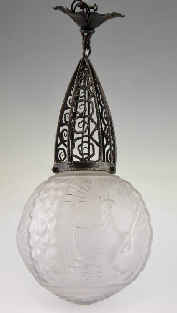 Art Deco Hängelampe Glass und Schmiedeeisen mit Pfau