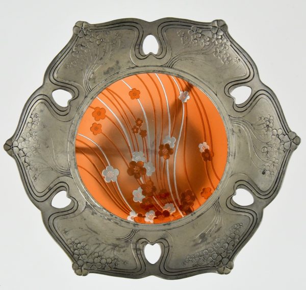 Plateau Art Nouveau avec incrustation de verre gravé et émaillé