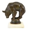 Art Deco bronzen sculptuur beer op een bal