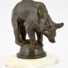 Art Deco bronzen sculptuur beer op een bal