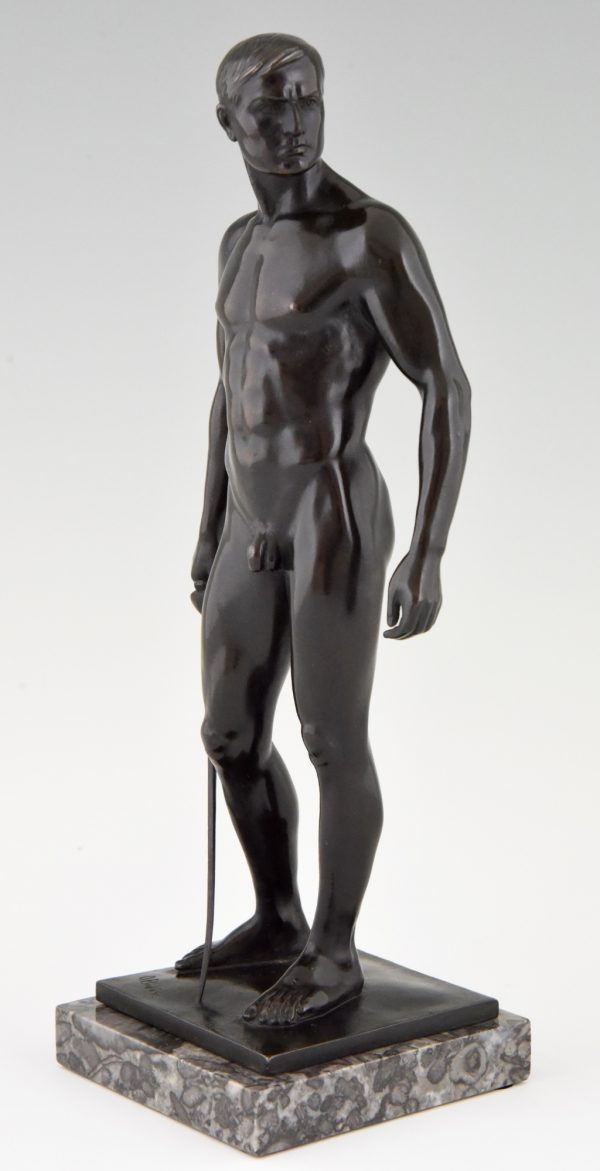 Sculpture en bronze homme nu escrimeur