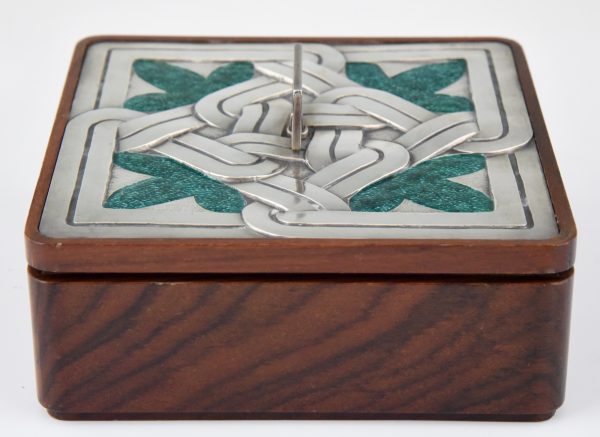 Boîte decorative en bois et argent émaillé