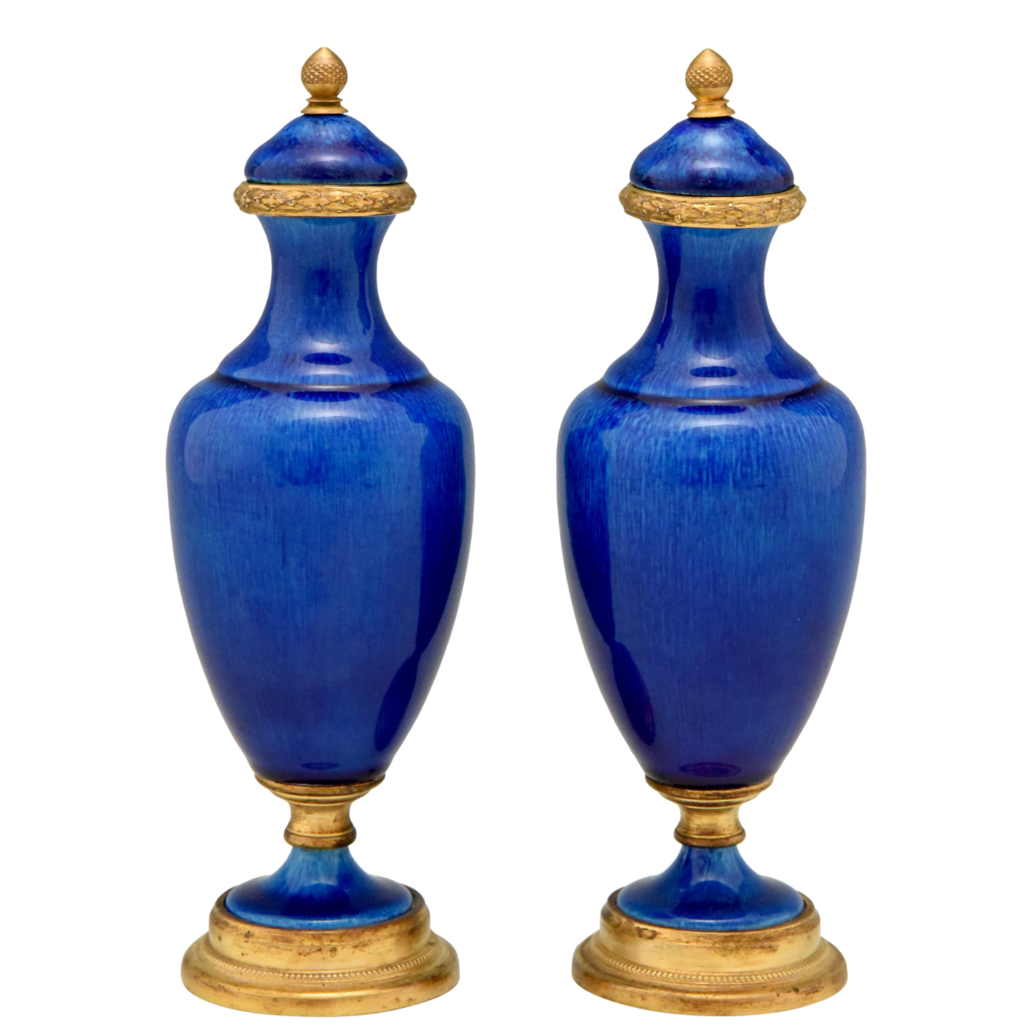 Paar blauwe vazen in keramiek en brons Paar blauwe vazen in keramiek en brons