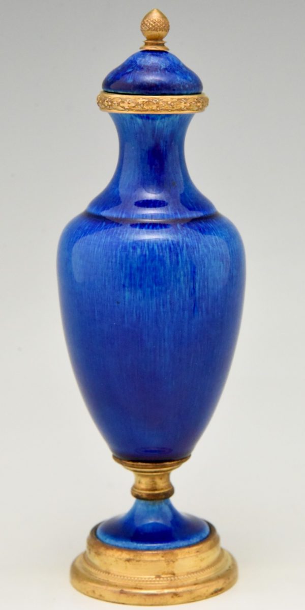 Paar Vasen blaue Keramik und Bronze