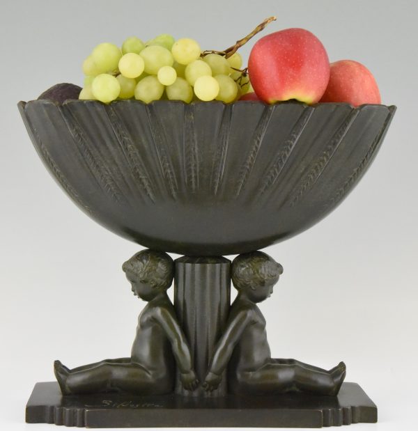 Art Deco bronze fruit of bloemenschaal met twee jongentjes