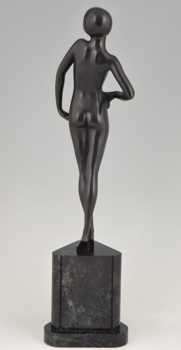 Sculpture en bronze Art Deco femme nue debout.