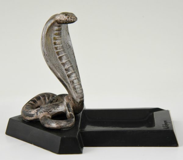 Art Deco asbak met cobra slang
