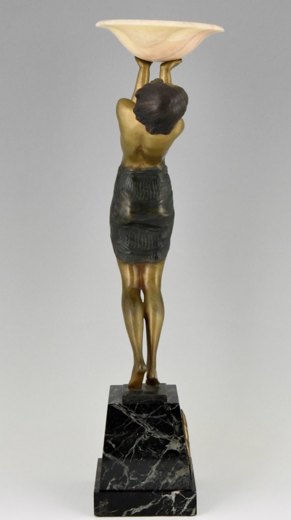 Art Deco bronzen beeld oriëntaalse vrouw met schaal