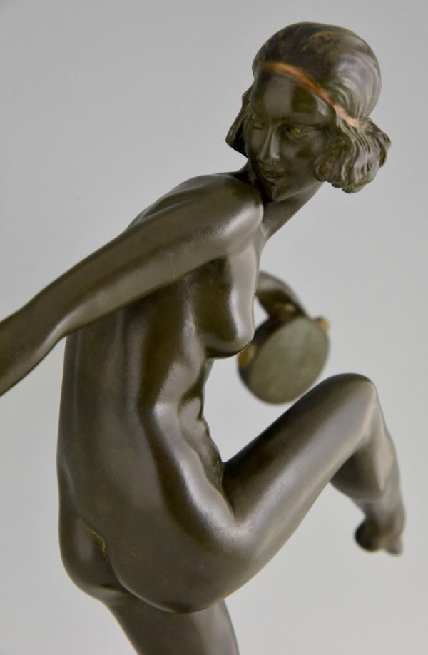 Art Deco bronze sculpture danseuse nue au tambourin