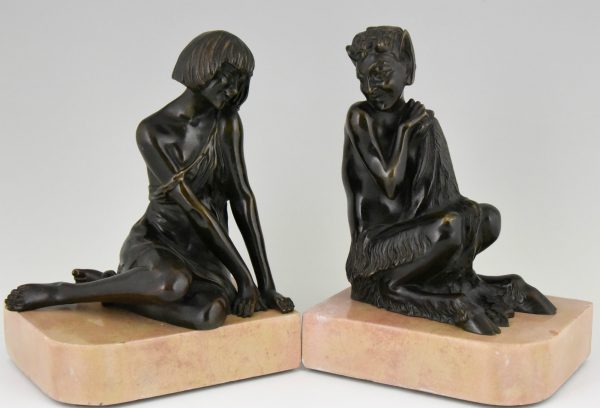 Serre livres Art Deco bronze faune, satyr et nymphe