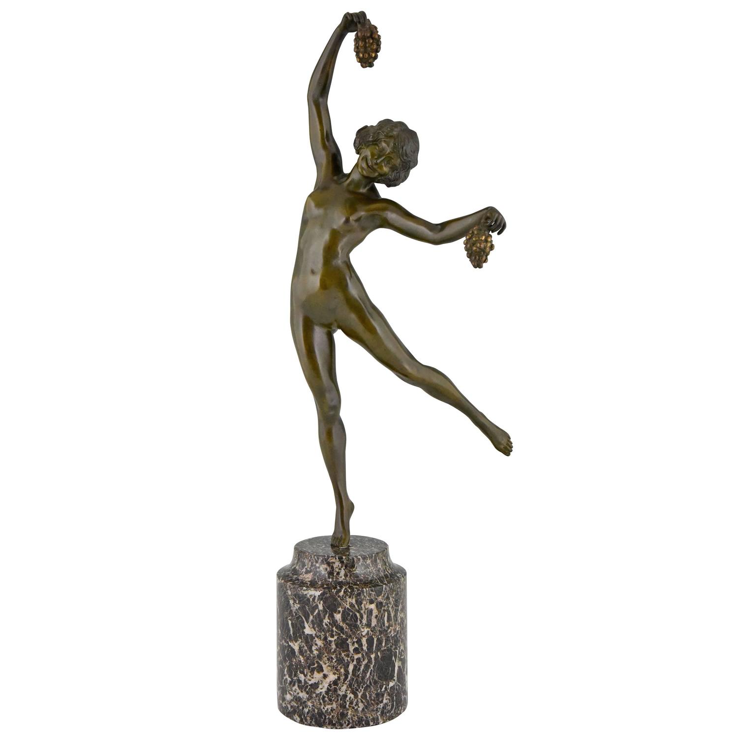 Bronze Art Deco danseuse nue aux raisins Bronze Art Deco danseuse nue aux raisins