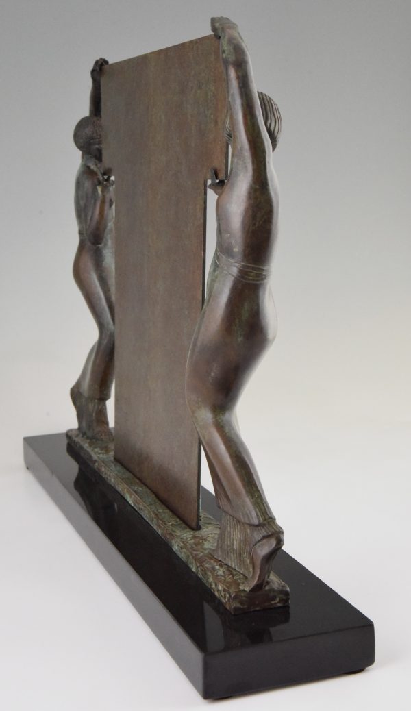 Art Deco Sculpture en bronze deux femmes tenant un mirror