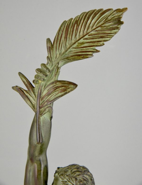 Art Deco sculpture athlète avec feuille de palme Le Vainqueur