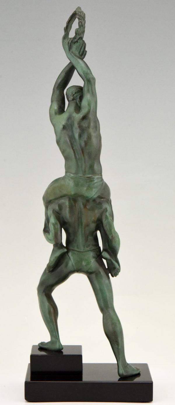 Art Deco Skulptur zwei Atletische Männer mit Lorbeer