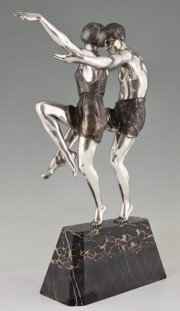 Art Deco verzilverd bronzen beeld dansend paar.