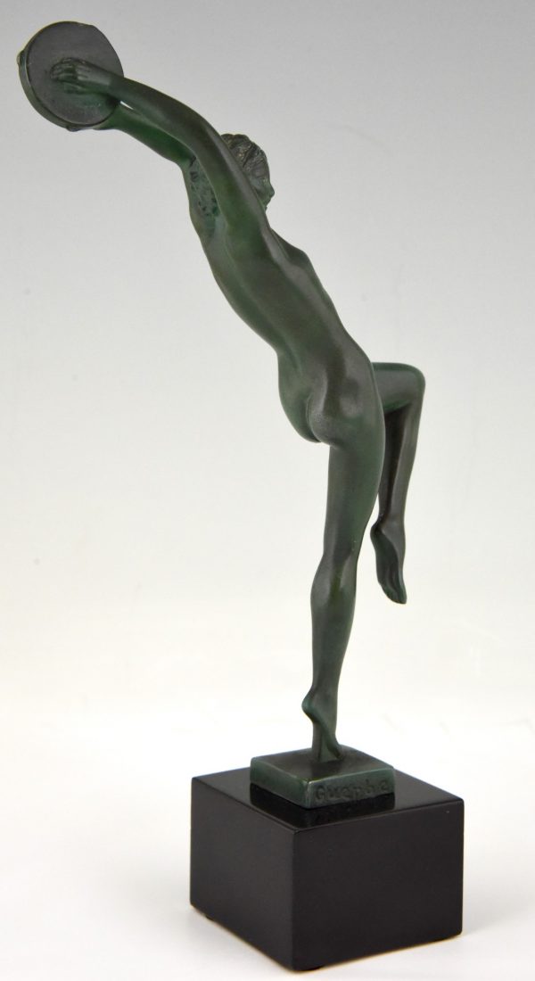 Sculpture Art Deco danseuse nue au tambourin