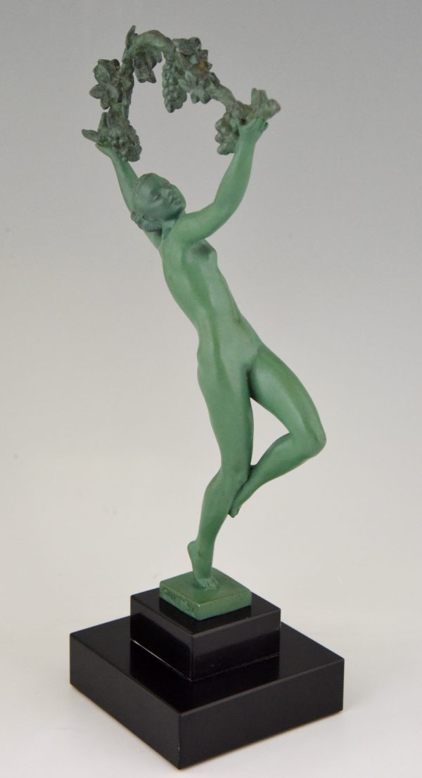 Sculpture Art Deco danseuse aux raisins